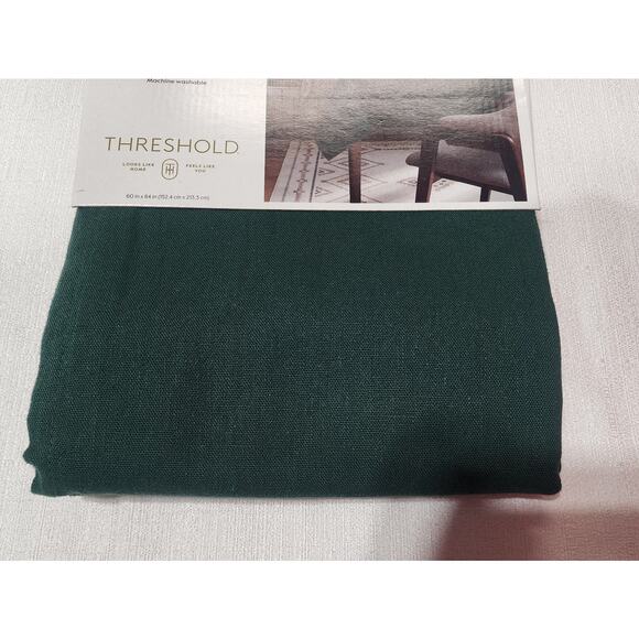 Threshold rectangular tablecloth W60''x L84''seats 8-10 - Picture 3 of 6